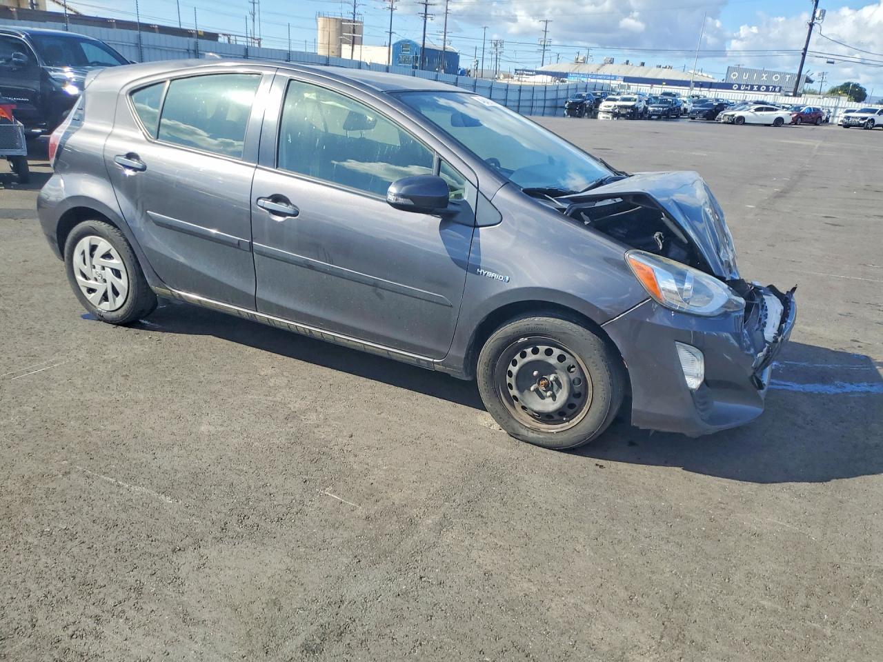 2016 Toyota Prius C Two - Фото 4