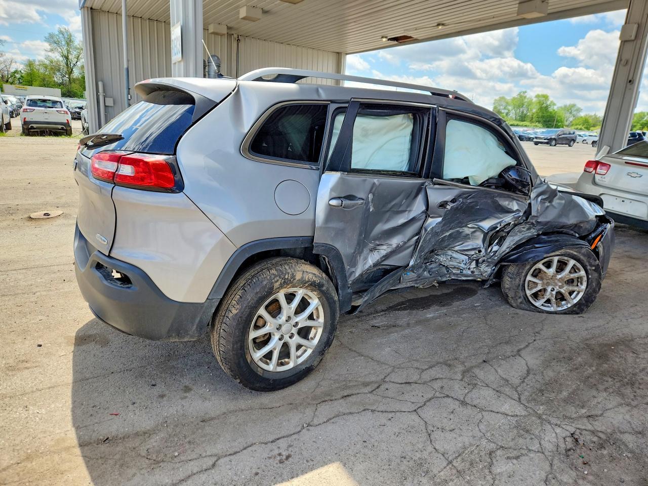 2015 Jeep Cherokee Latitude - Фото 3