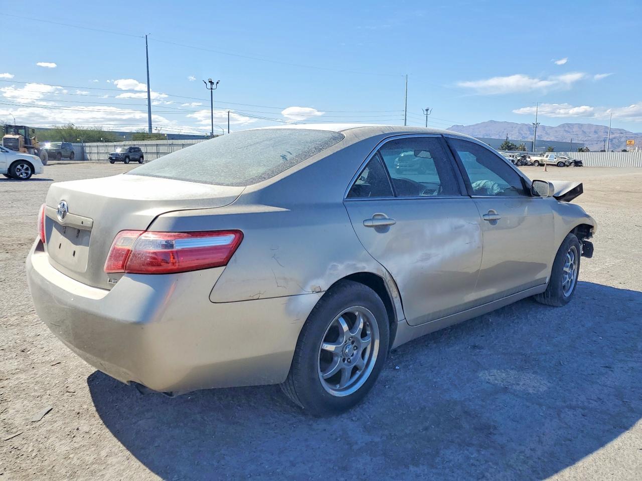2007 Toyota Camry Le - Фото 3