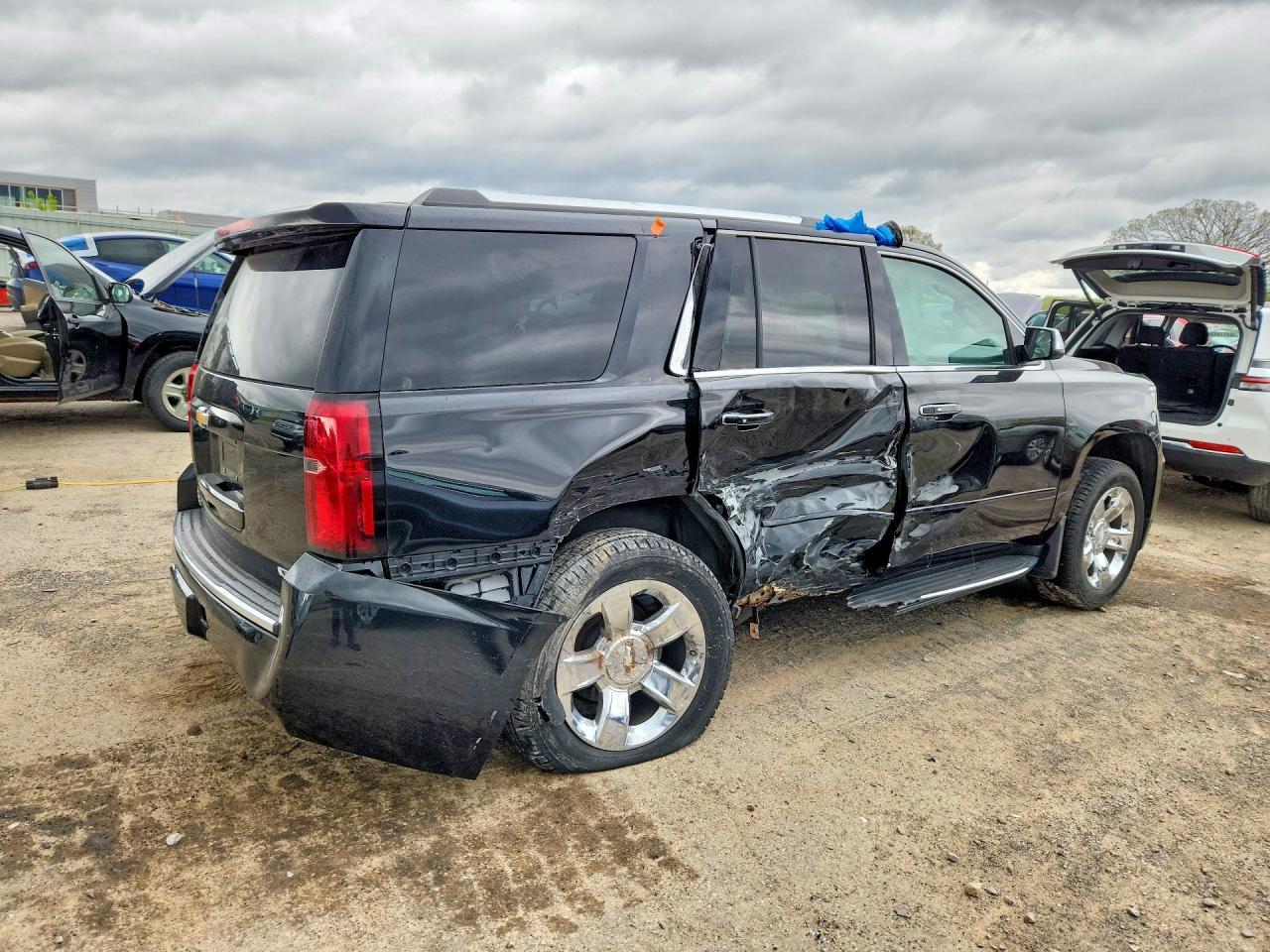 2017 Chevrolet Tahoe K1500 Premier - Фото 3