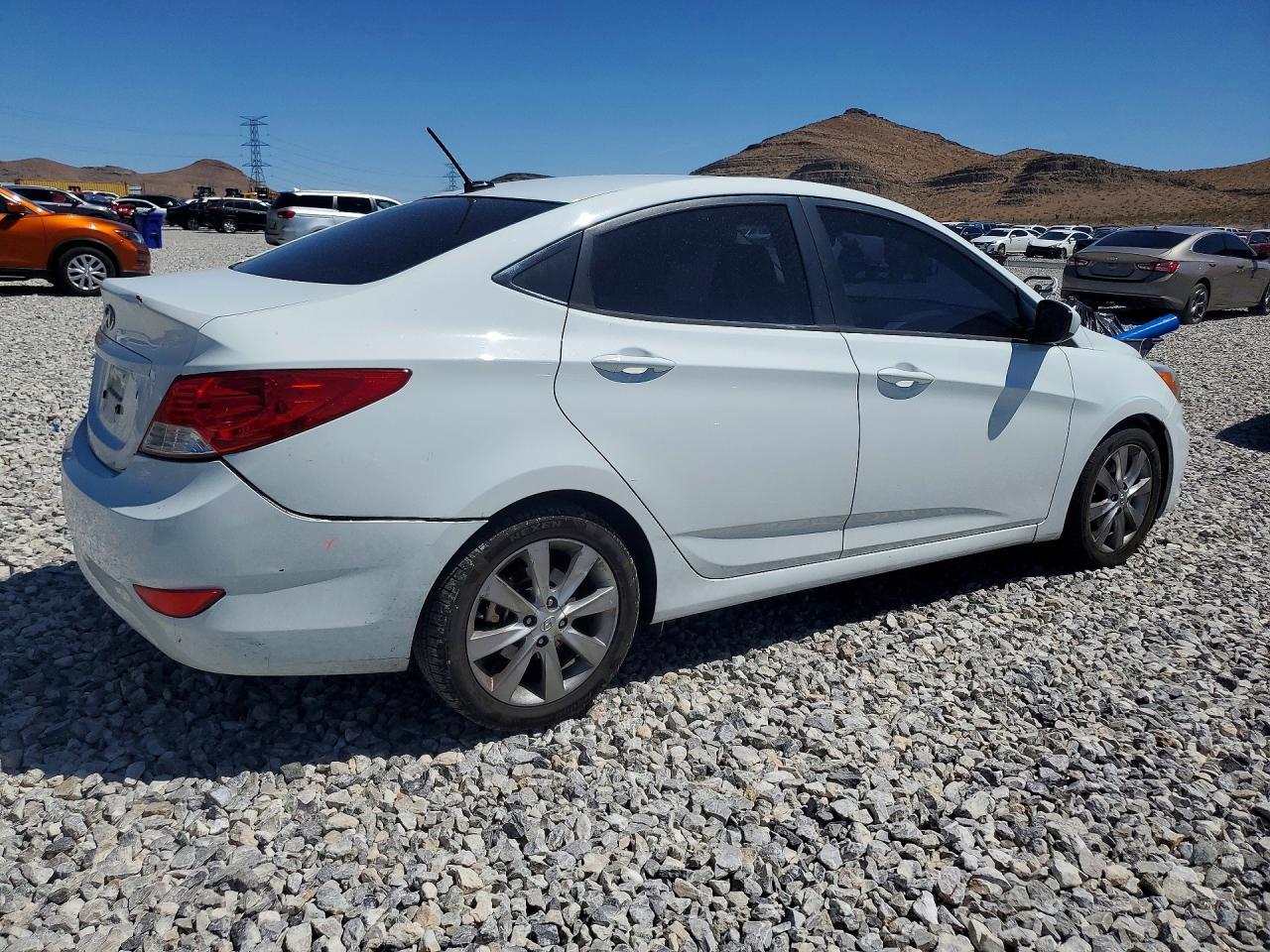 2014 Hyundai Accent Gls - Фото 3