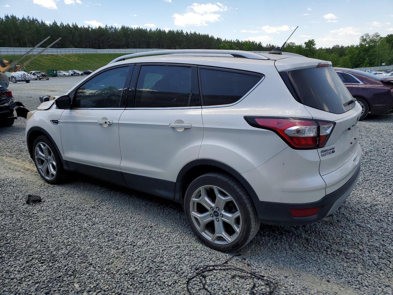 2018 Ford Escape Titanium - Фото 2