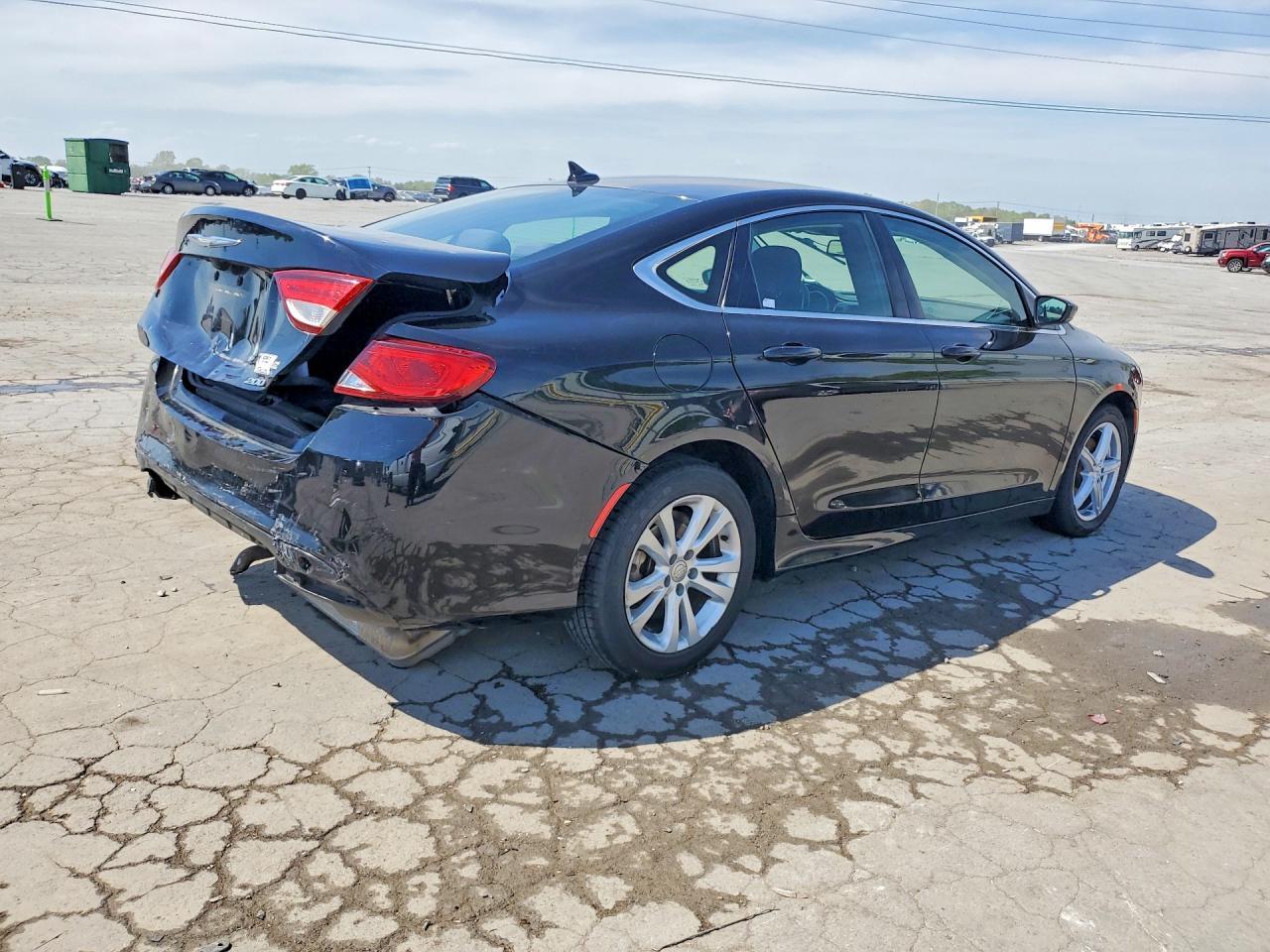2016 Chrysler 200 Limited - Фото 3