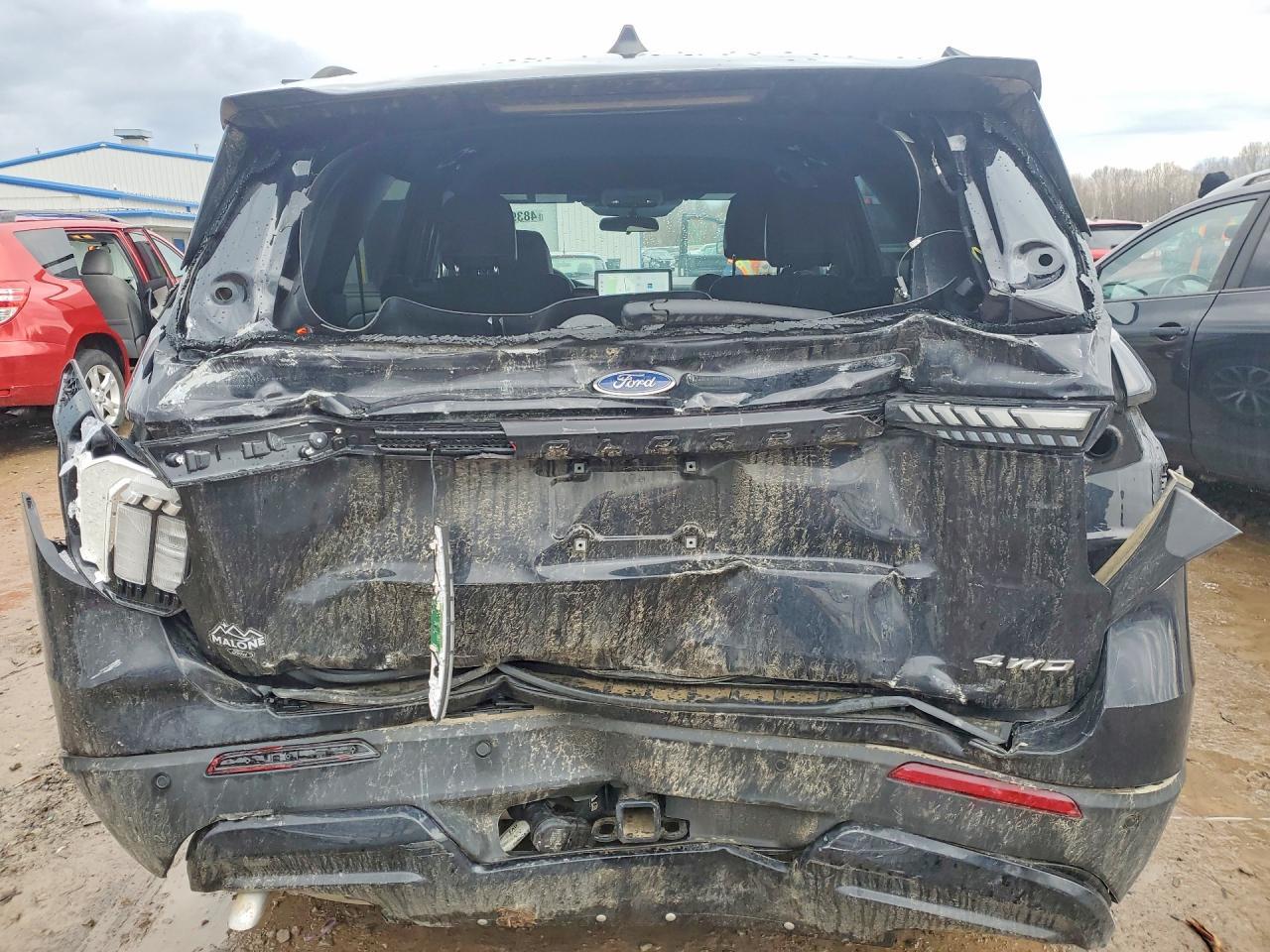 2025 Ford Explorer St-Line - Image 6