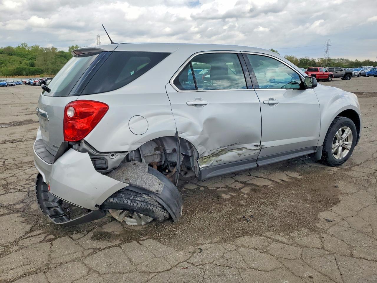 2013 Chevrolet Equinox Ls - Фото 3