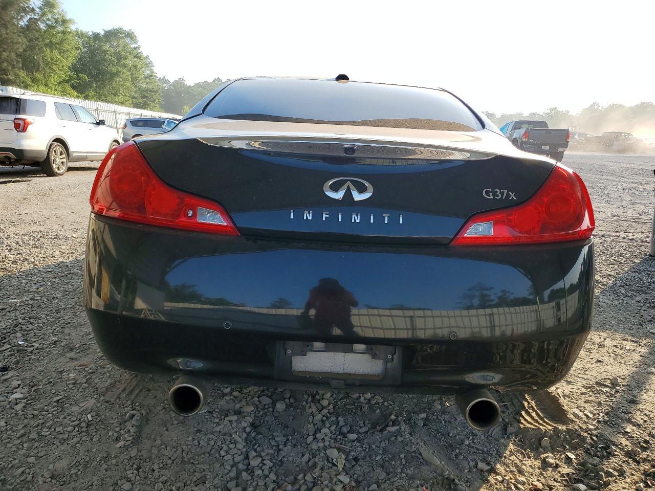 2010 Infiniti G37 Coupe X - Image 6