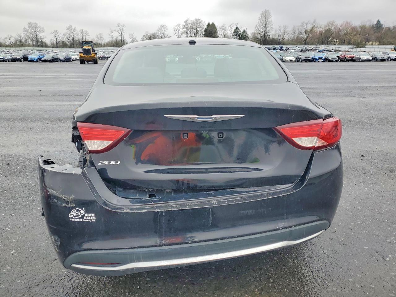 2015 Chrysler 200 Limited - Image 6