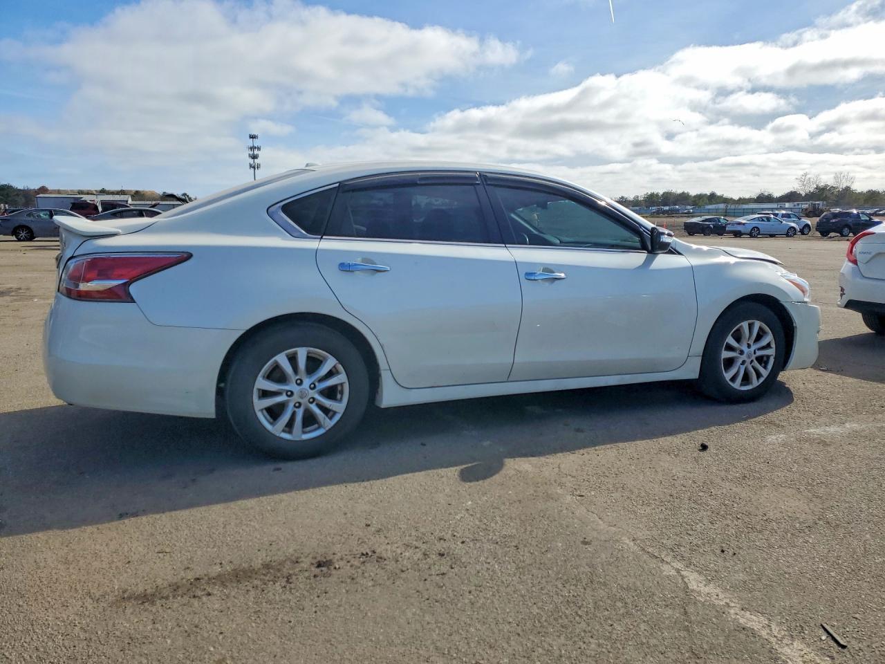2014 Nissan Altima - Фото 3