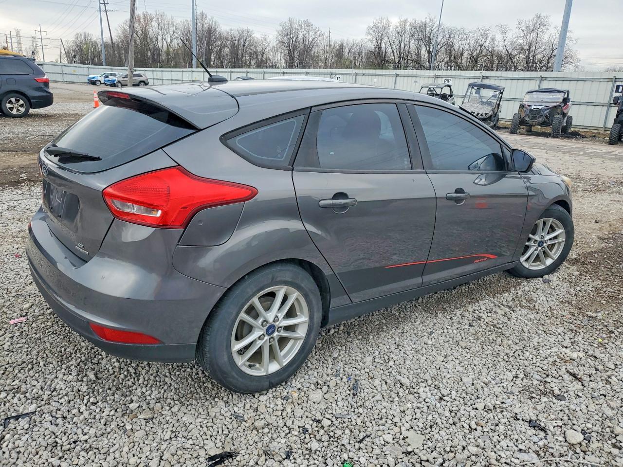 2015 Ford Focus Se - Image 3