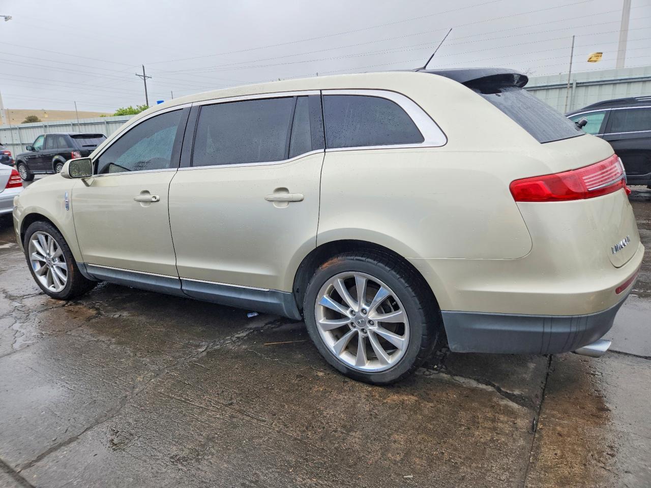 2011 Lincoln Mkt - Фото 2