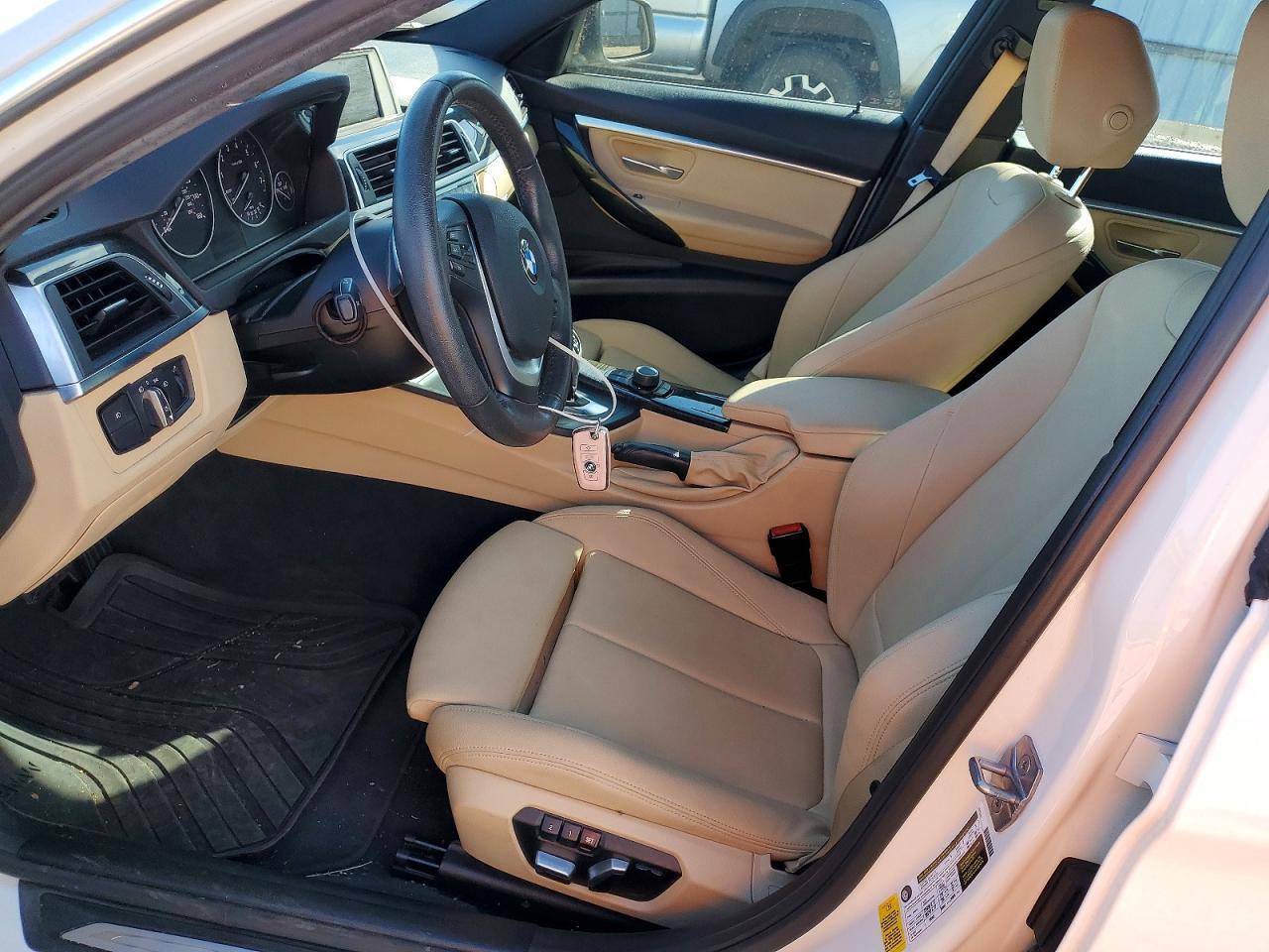 2017 BMW 330 I - Фото 7
