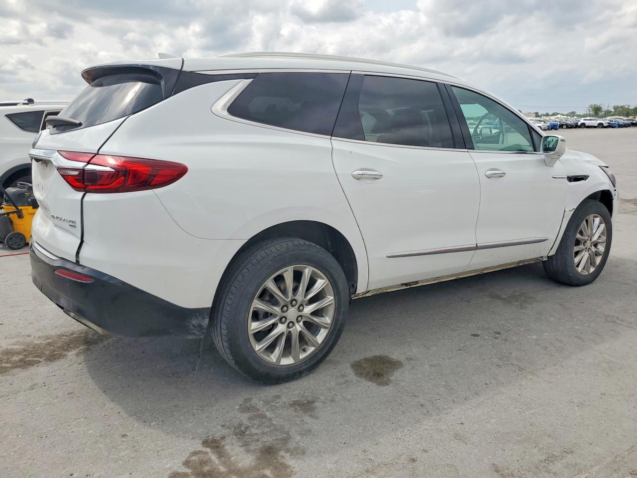 2018 Buick Enclave Premium - Image 3