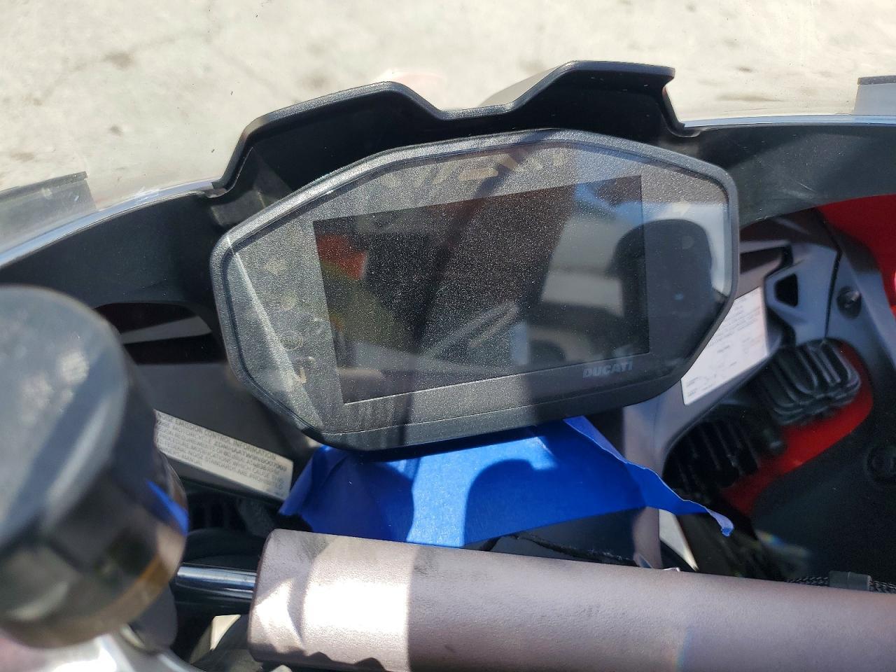 2022 Ducati Panigale V2 - Image 7