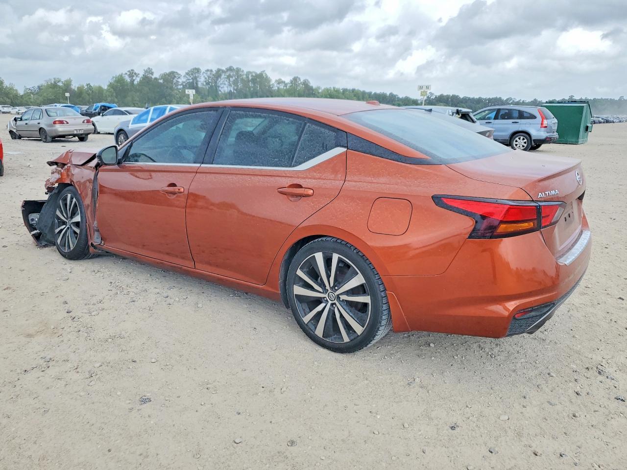 2021 Nissan Altima - Image 2