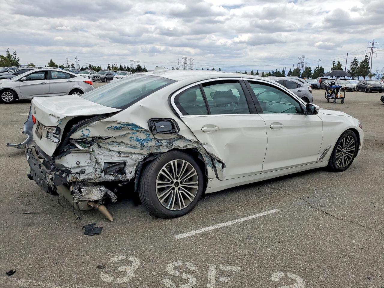 2019 BMW 530 I - Фото 3