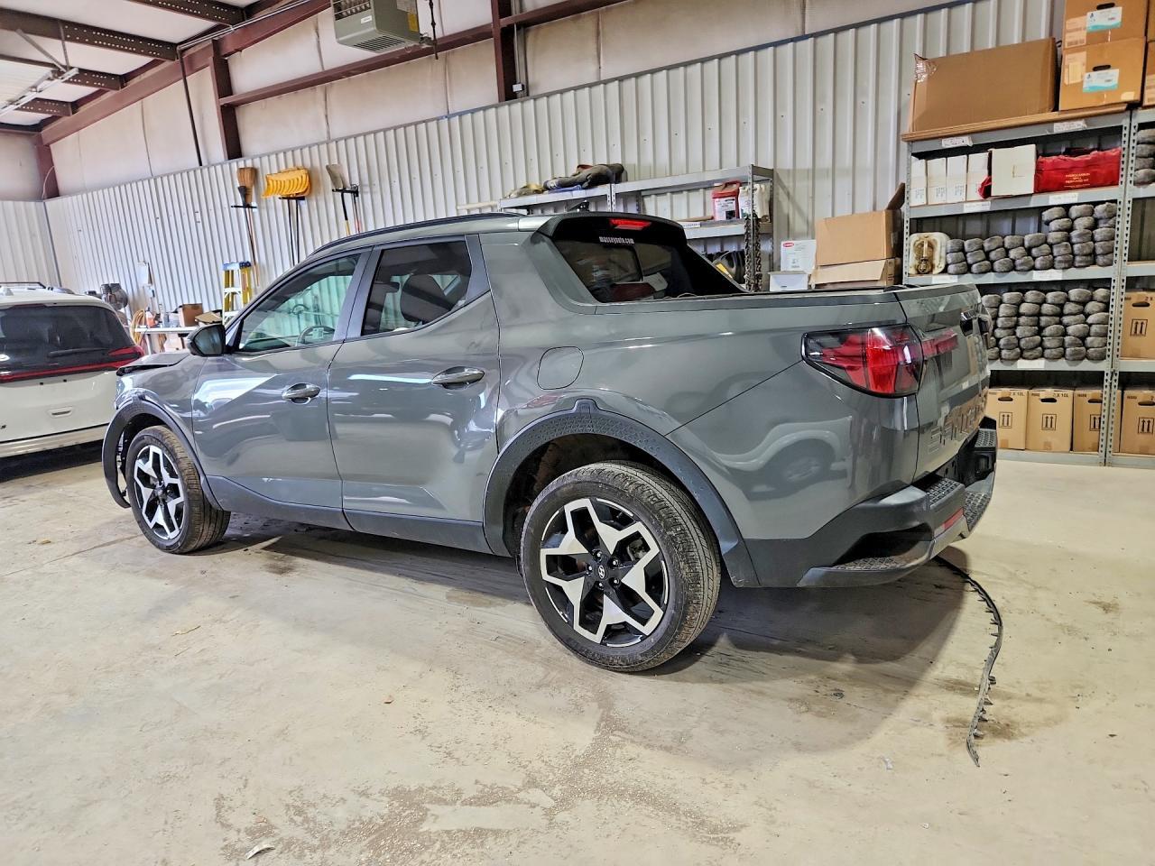 2024 Hyundai Santa Cruz Limited - Image 2