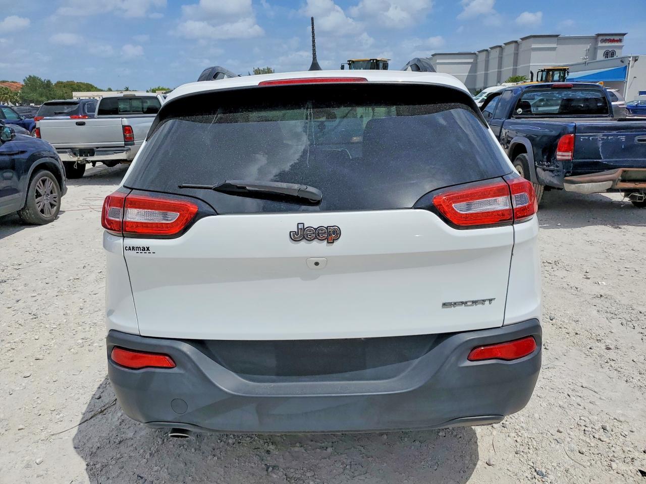 2016 Jeep Cherokee Sport - Фото 6