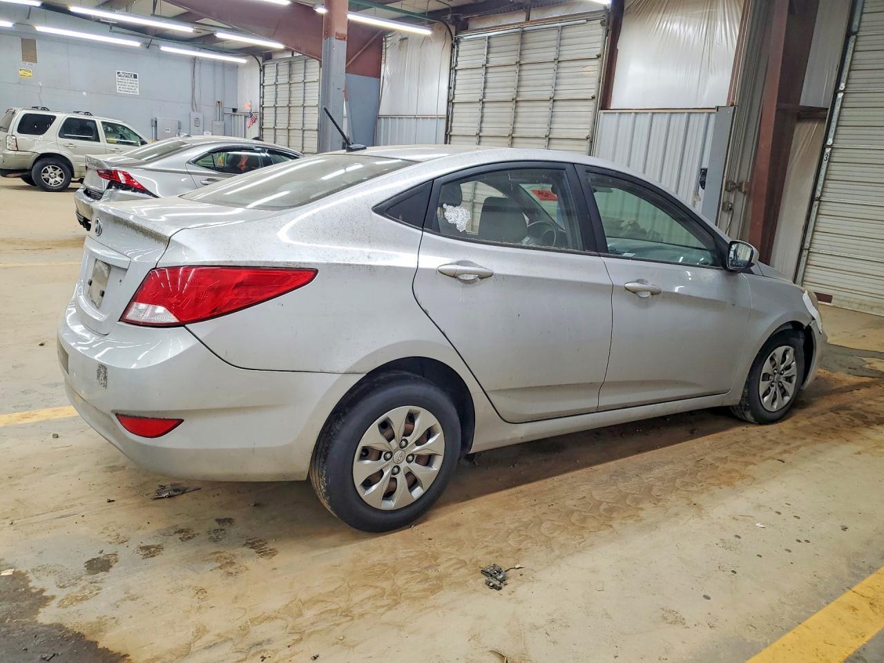 2016 Hyundai Accent Se - Image 3