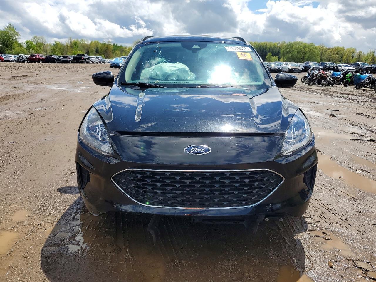 2020 Ford Escape Se - Фото 5