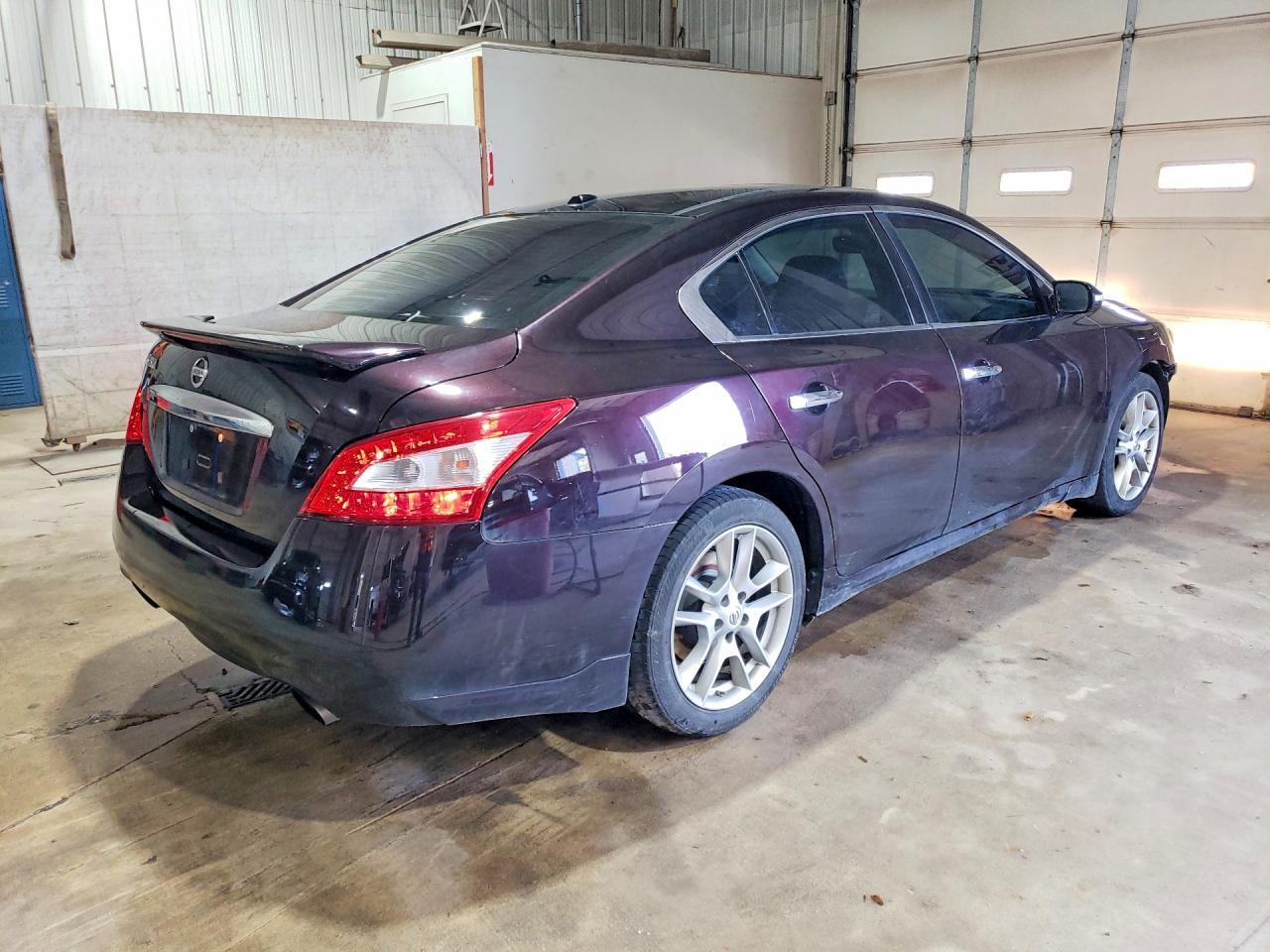 2010 Nissan Maxima 3.5 S - Image 3