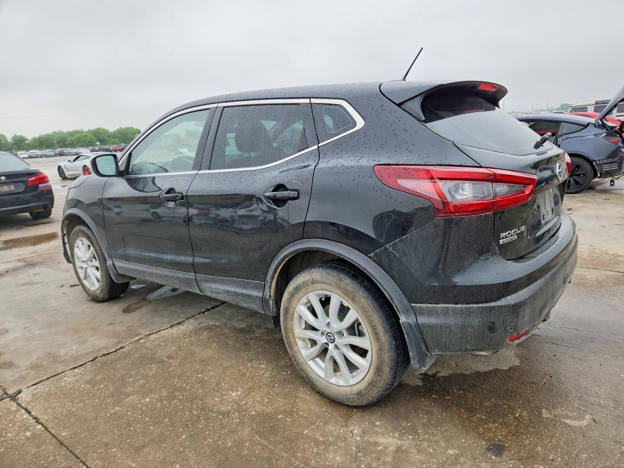 2022 Nissan Rogue Sport S - Фото 2