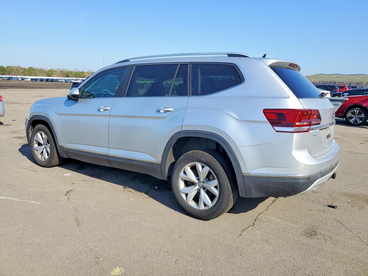 2018 Volkswagen Atlas Sel - Image 2