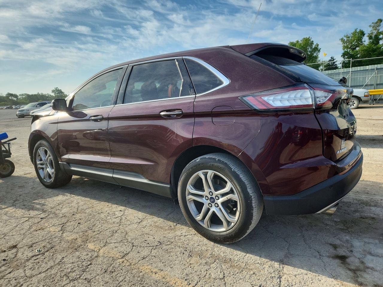 2018 Ford Edge Titanium - Image 2