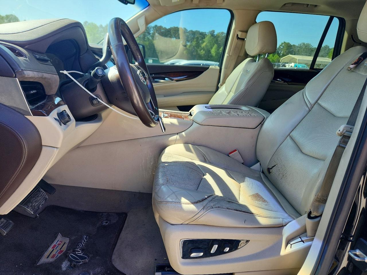 2015 Cadillac Escalade Luxury - Image 7