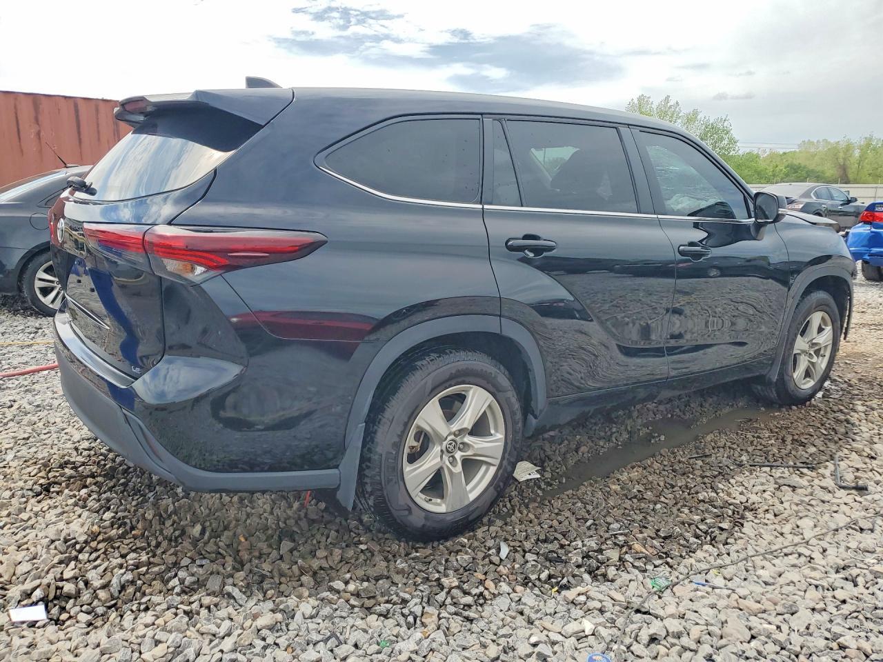 2024 Toyota Highlander Le - Фото 3