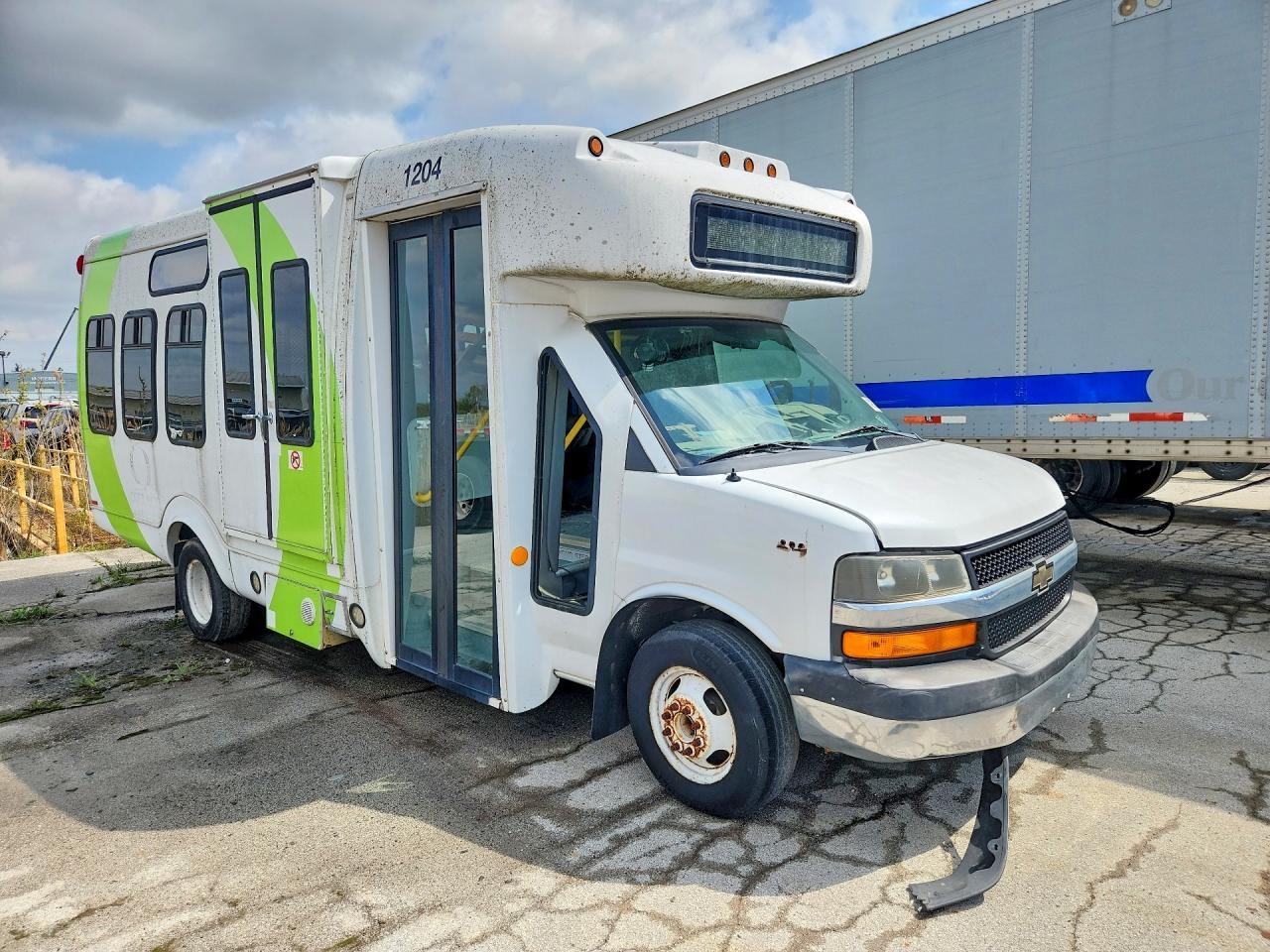 2013 Chevrolet Express G4500 - Фото 4