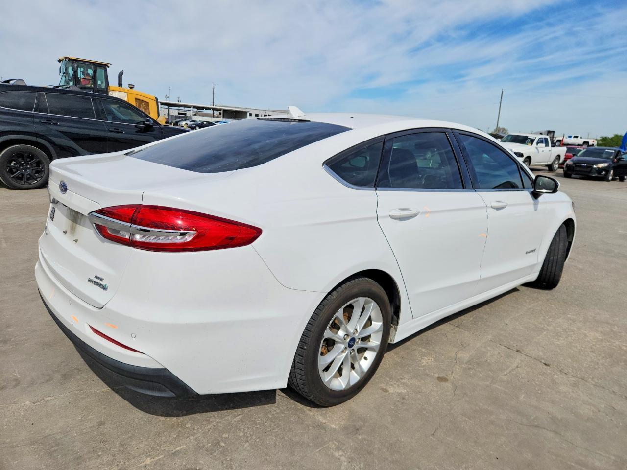 2019 Ford Fusion Se - Image 3