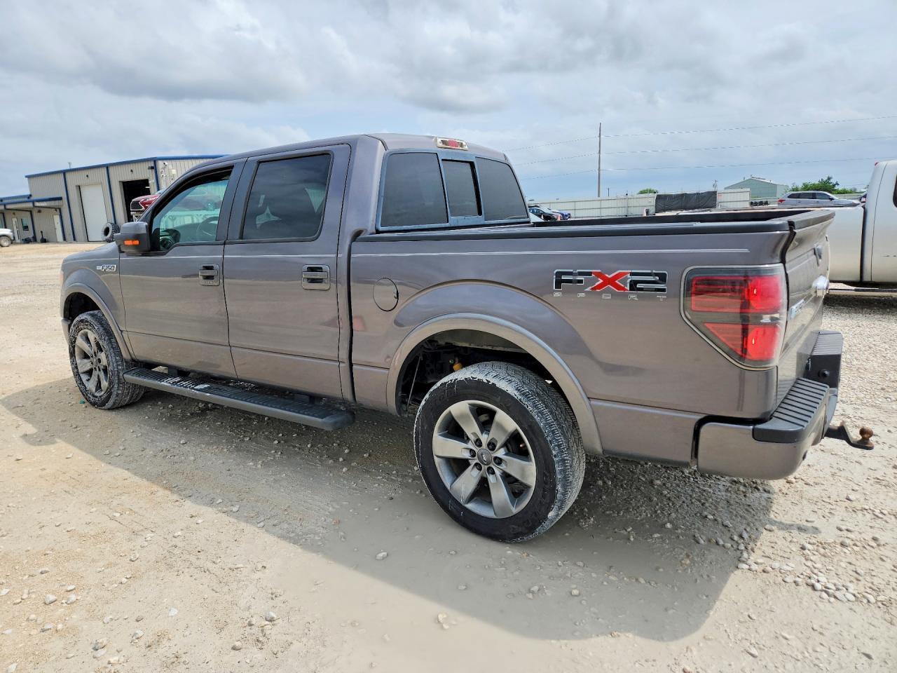 2011 Ford F150 Supercrew - Фото 2