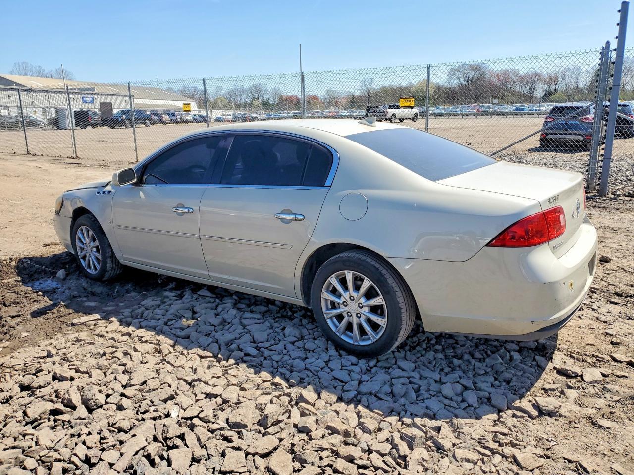 2010 Buick Lucerne Cxl - Фото 2