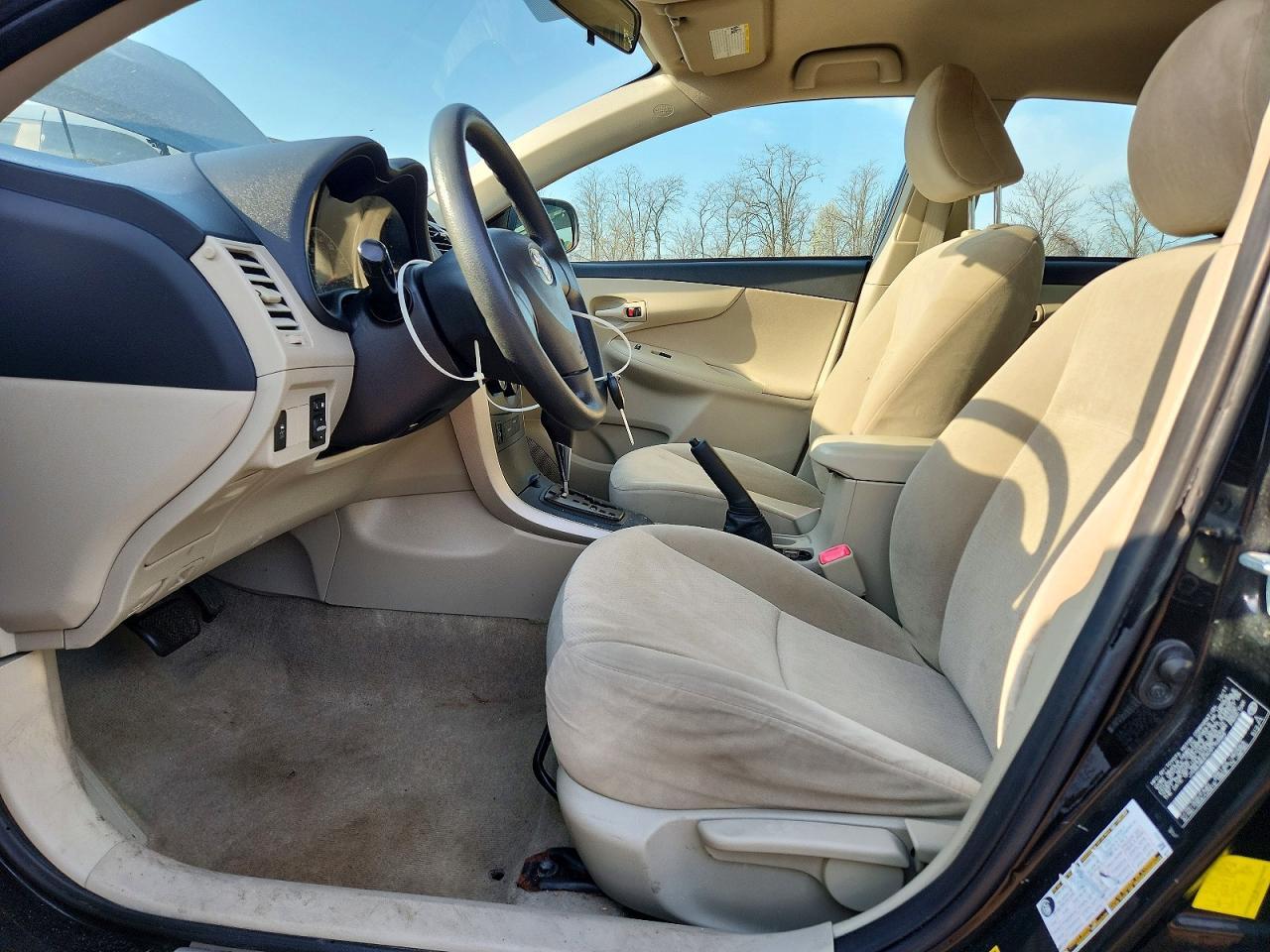 2012 Toyota Corolla L - Фото 7
