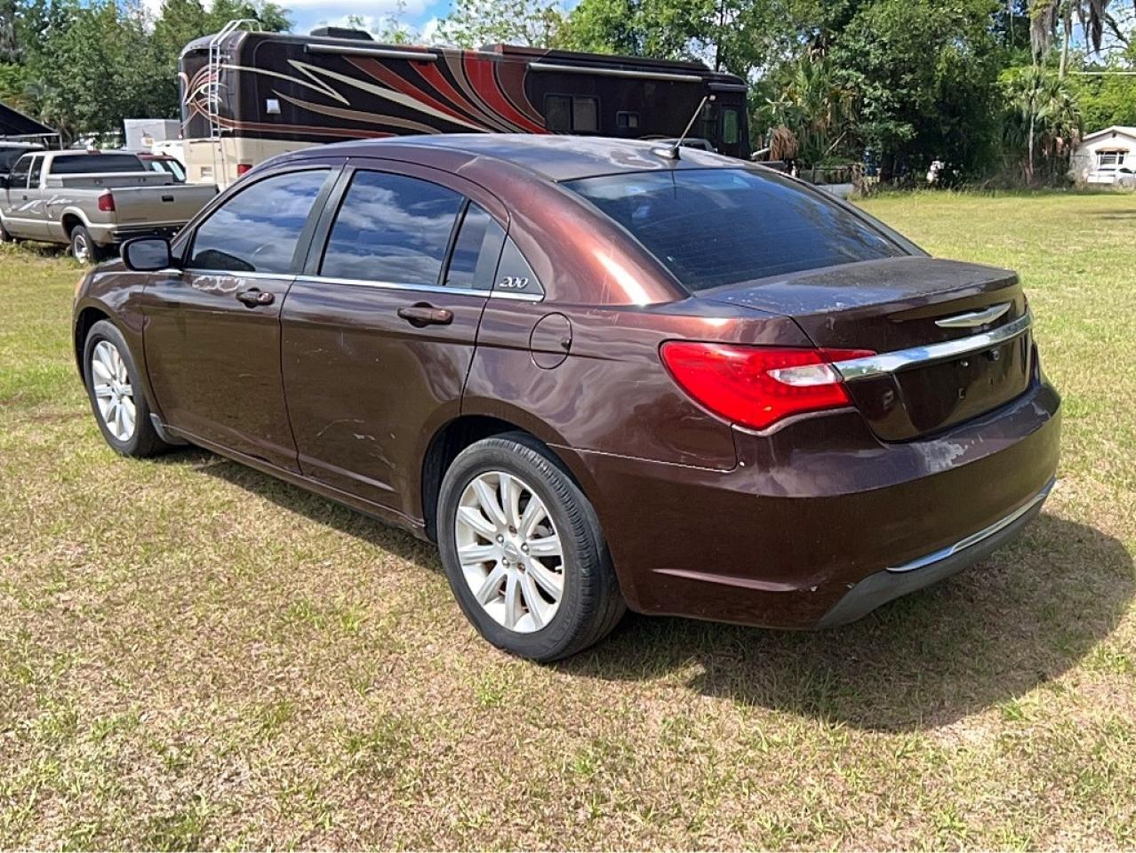 2013 Chrysler 200 Touring - Фото 3