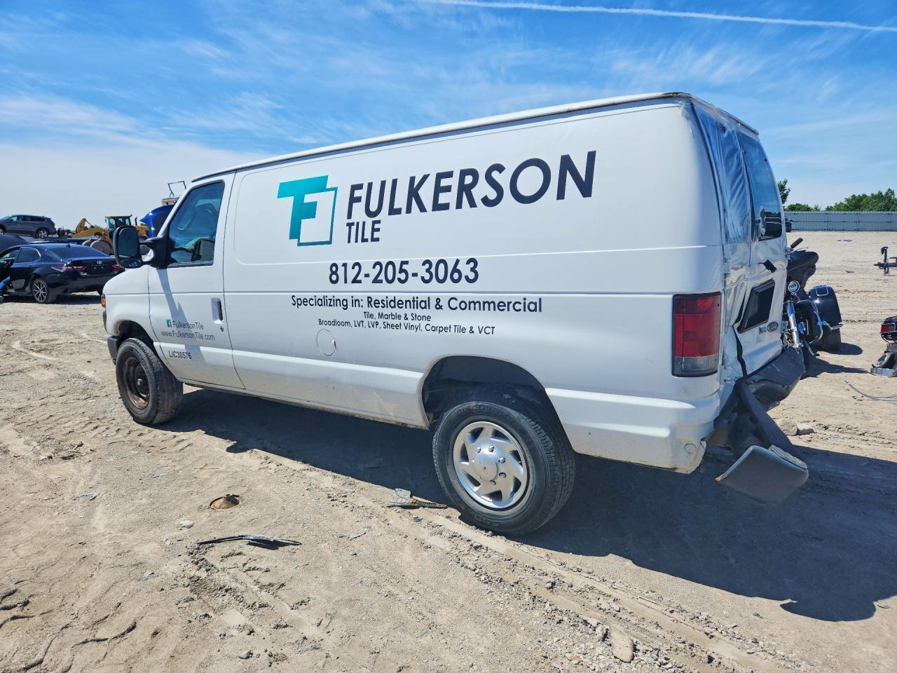 2011 Ford Econoline E350 Super Duty Van - Фото 2