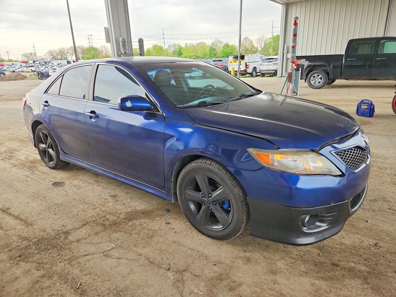 2011 Toyota Camry Base - Фото 4