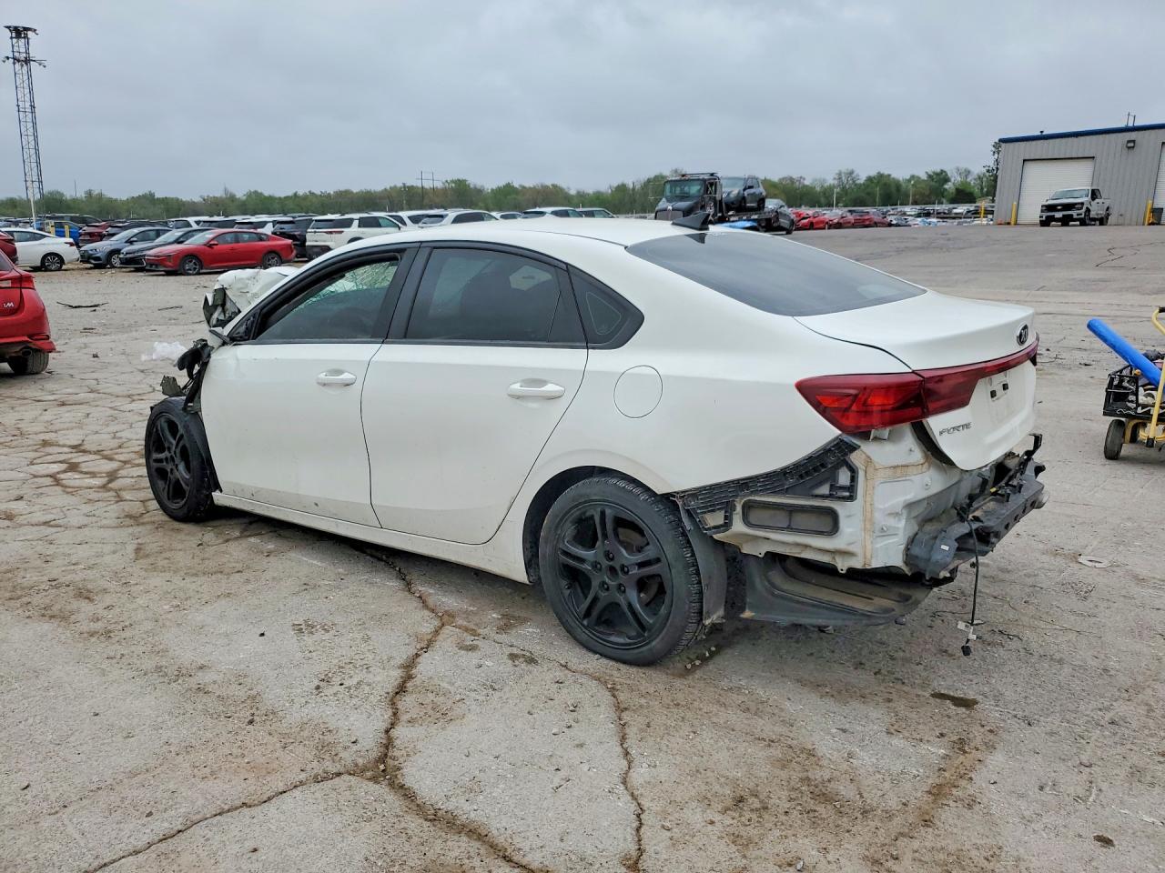 2019 Kia Forte Lxs - Image 2