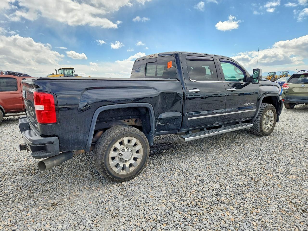 2015 GMC Sierra K2500 Denali - Image 3
