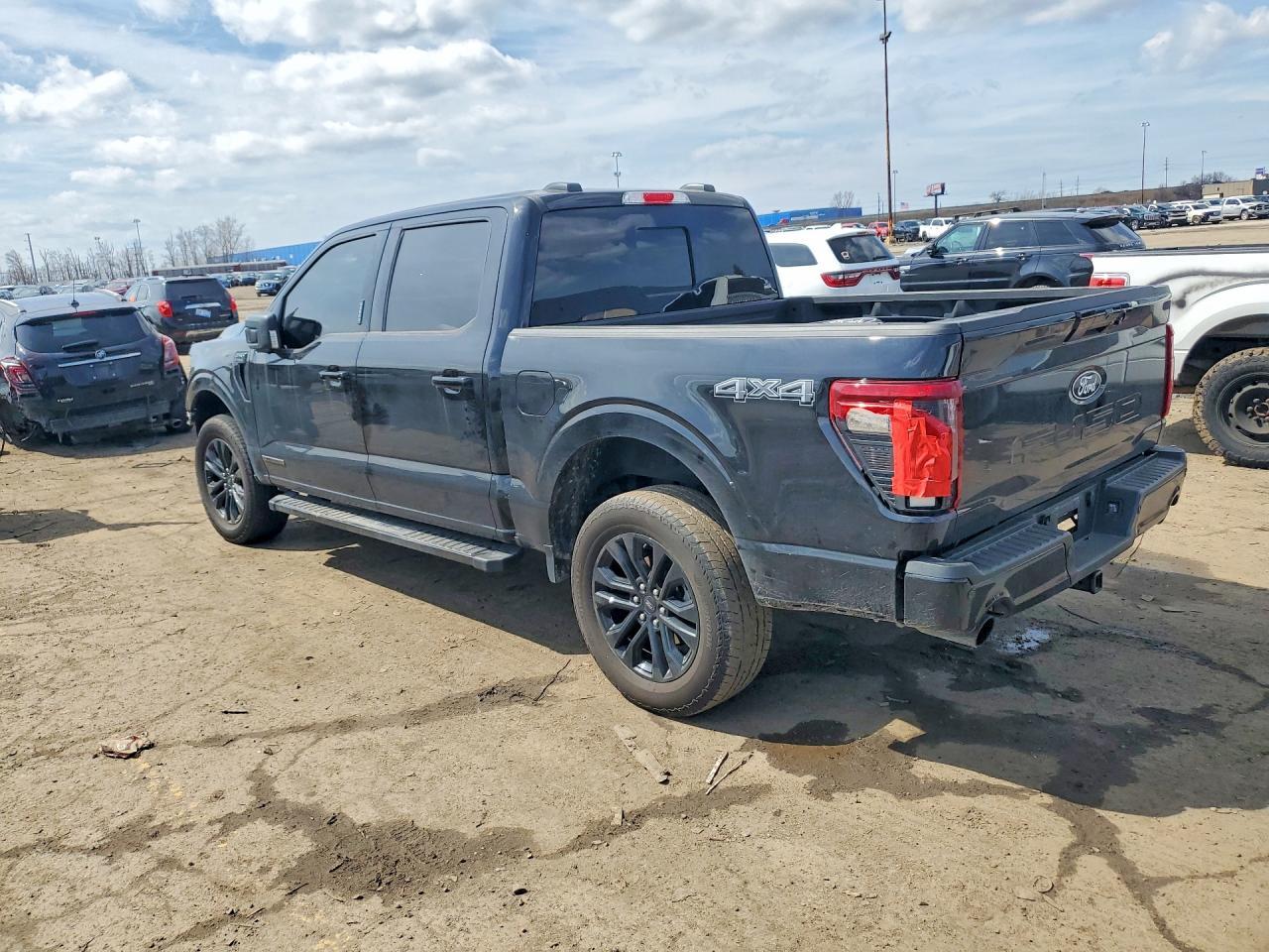 2024 Ford F150 Xlt - Фото 2