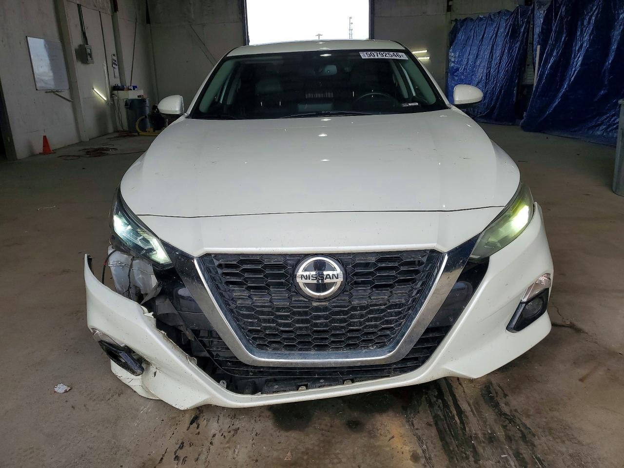 2019 Nissan Altima Platinum - Фото 5