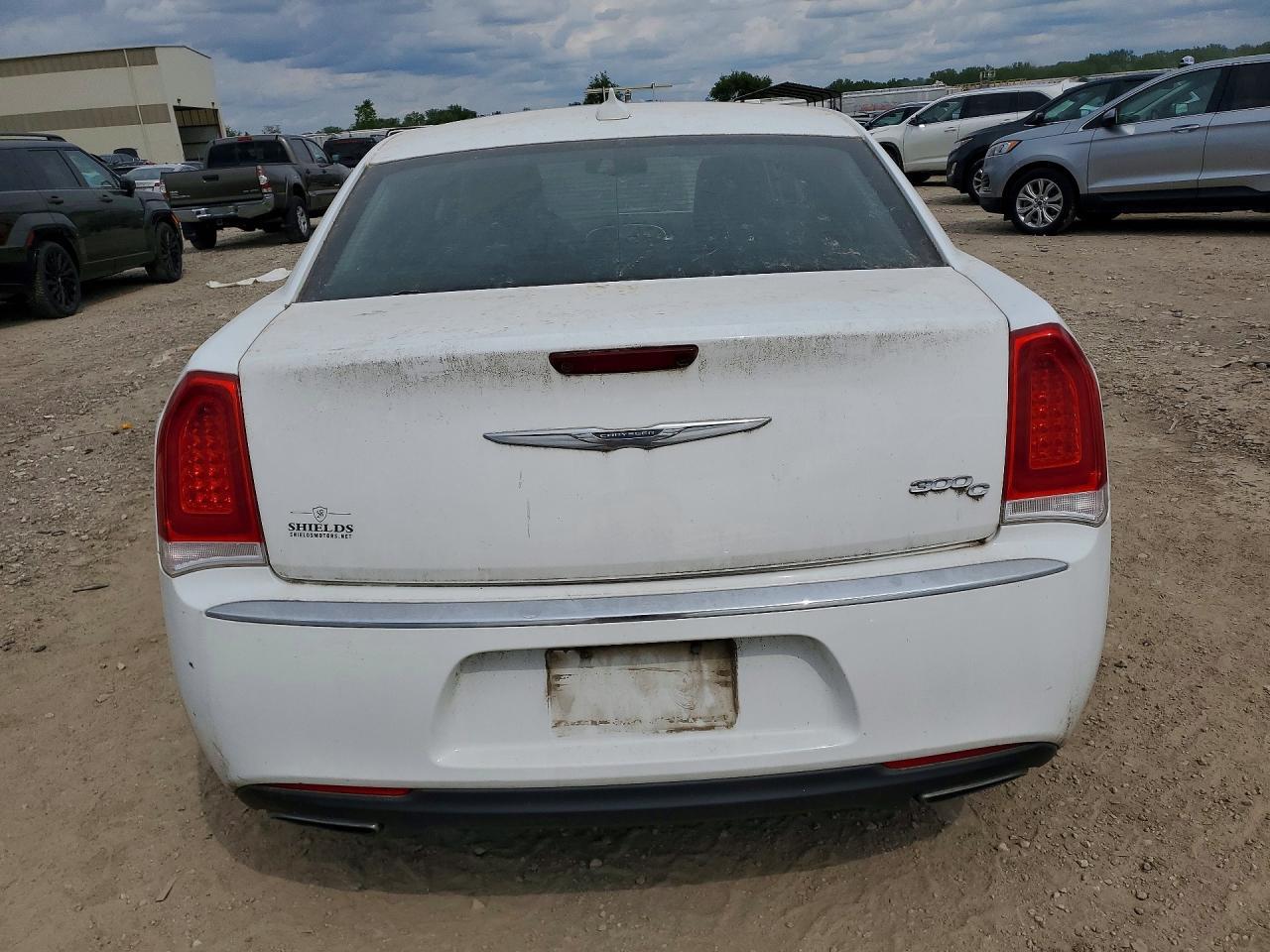 2017 Chrysler 300C - Фото 6
