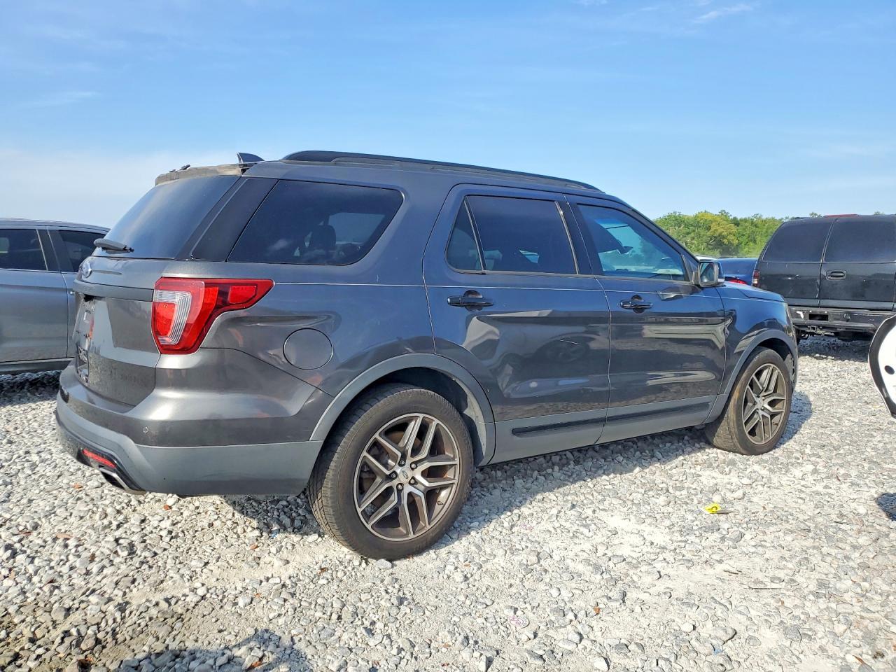 2016 Ford Explorer Sport - Image 3