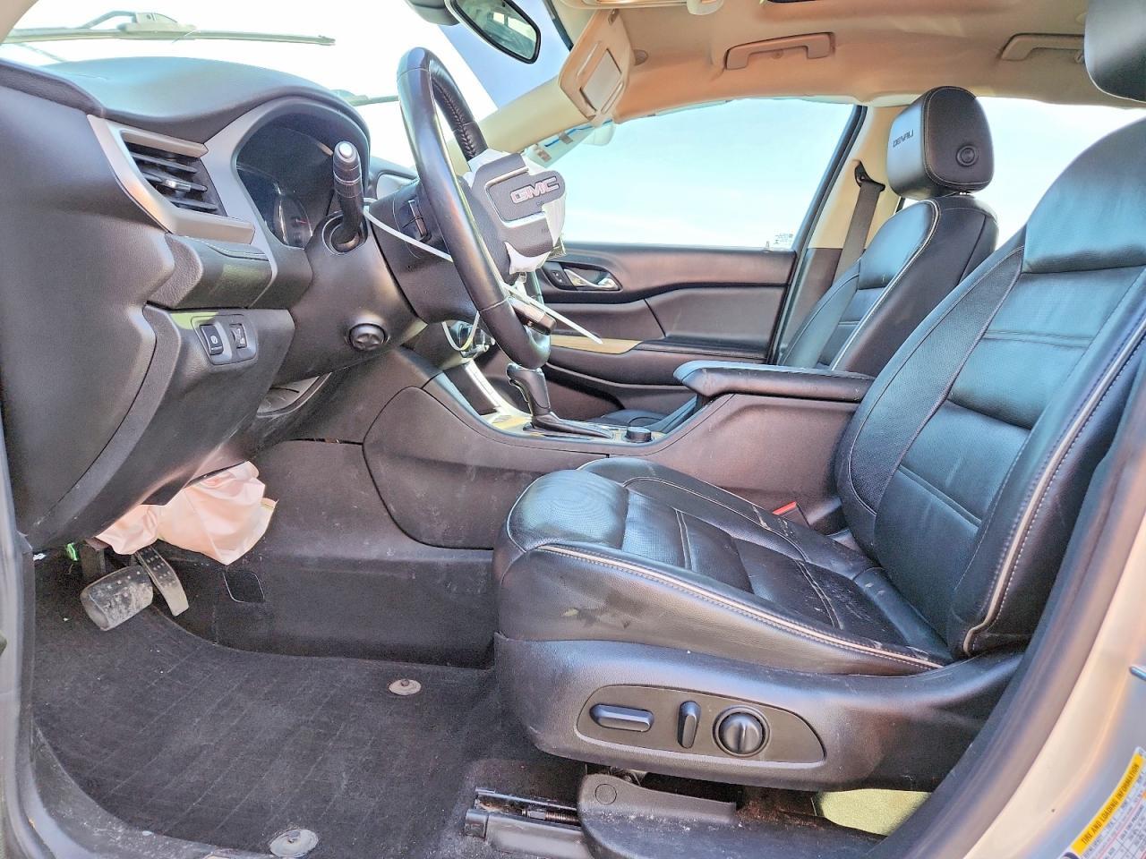 2018 GMC Acadia Denali - Image 7