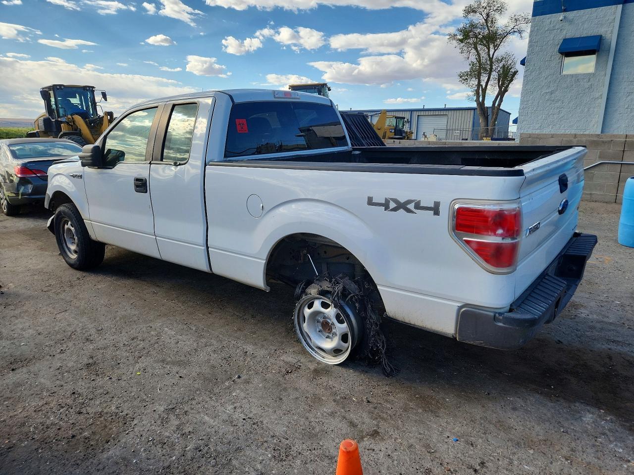 2014 Ford F150 Super Cab - Image 2