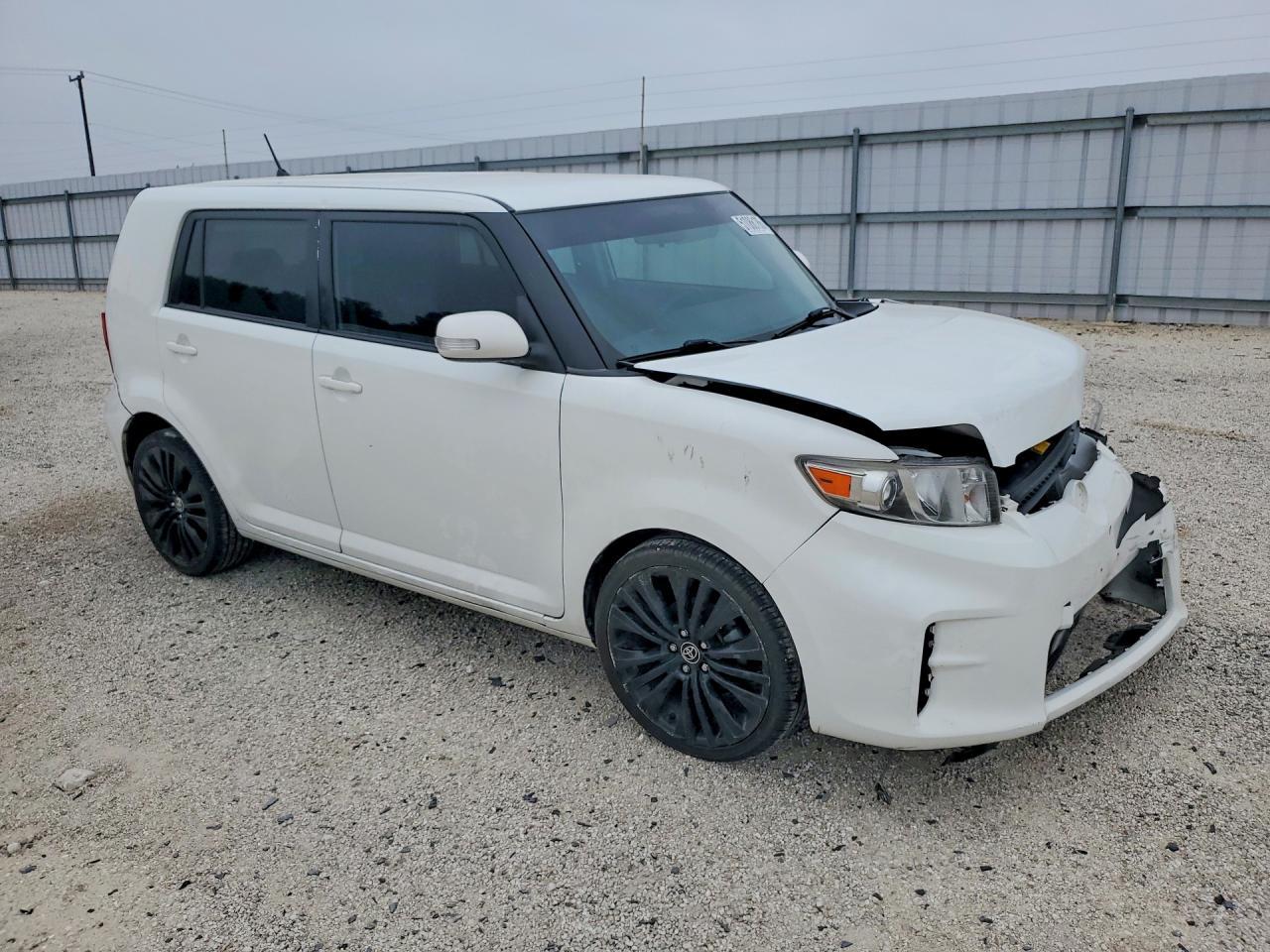 2015 Scion Xb Base - Фото 4
