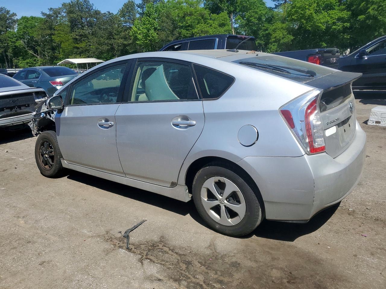 2013 Toyota Prius Three - Image 2