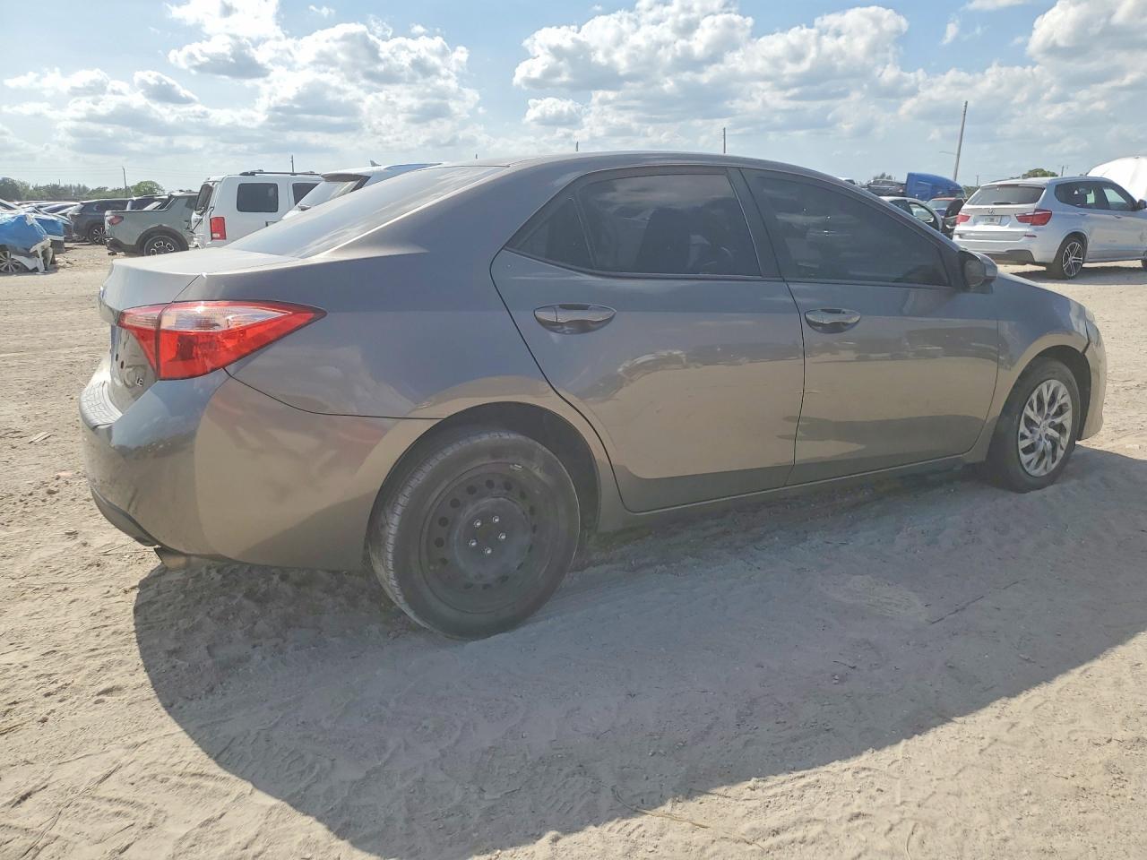 2018 Toyota Corolla Le - Фото 3