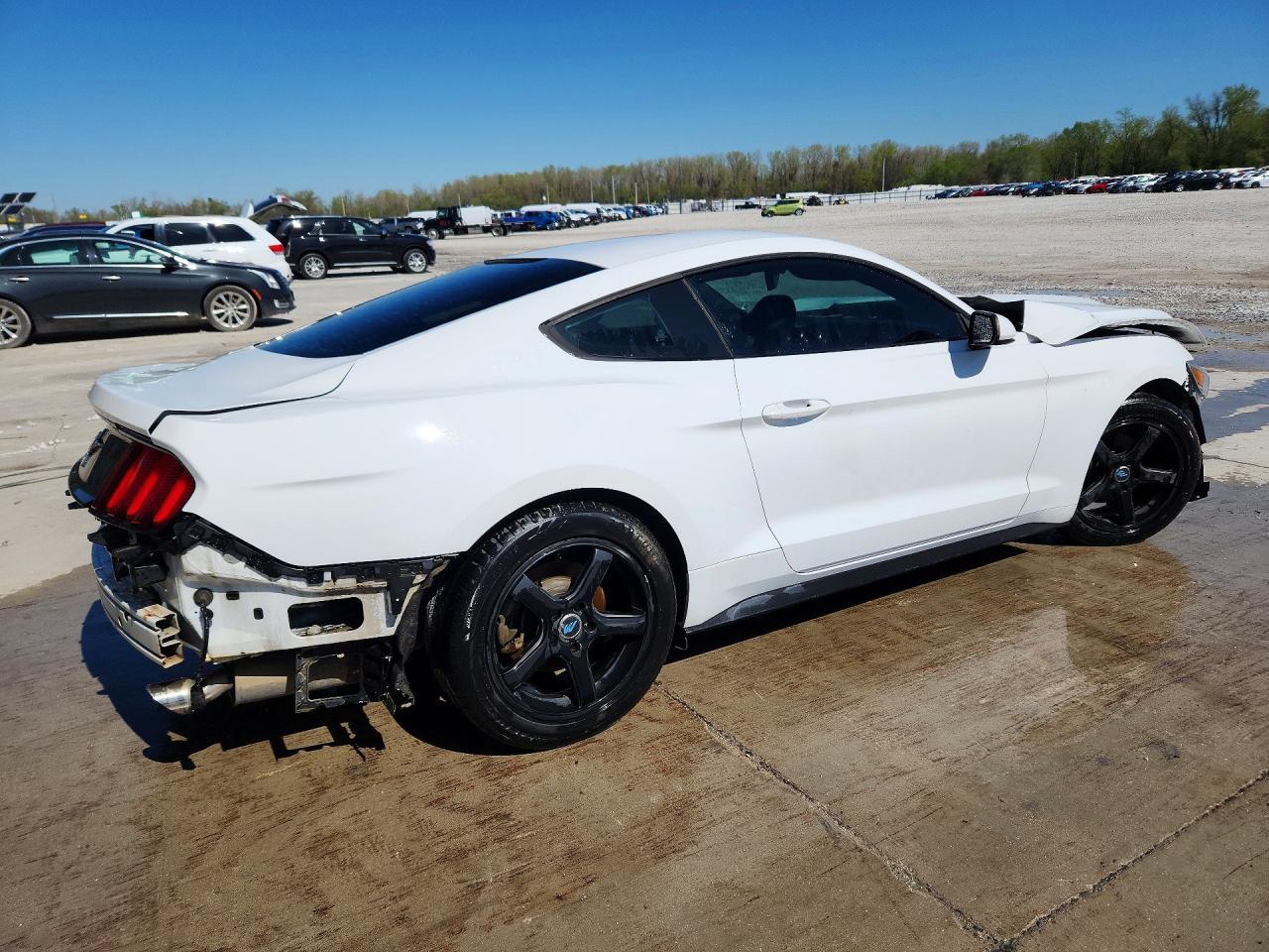 2016 Ford Mustang - Фото 3