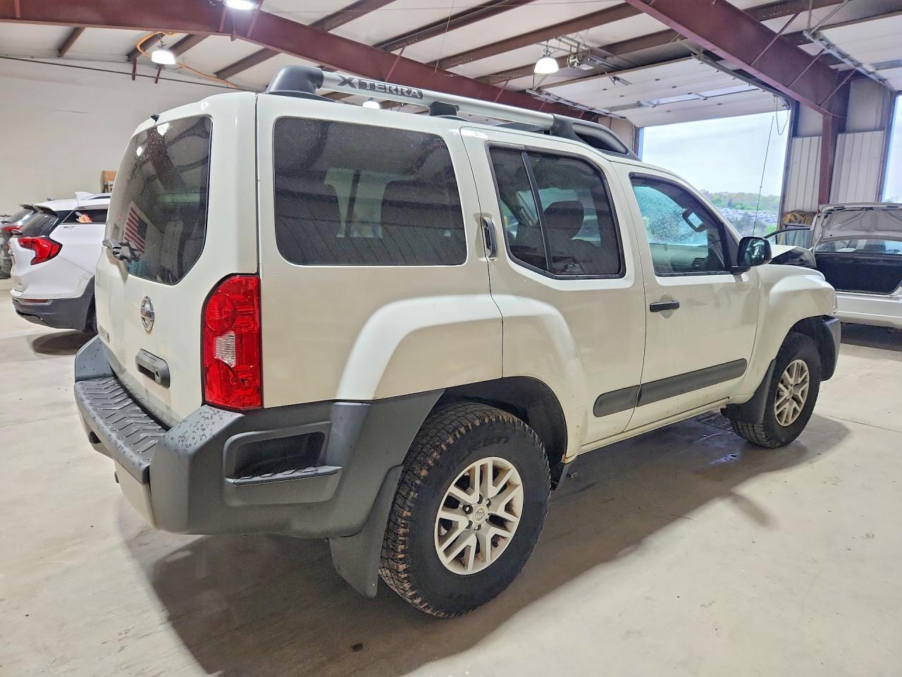 2014 Nissan Xterra S - Image 3
